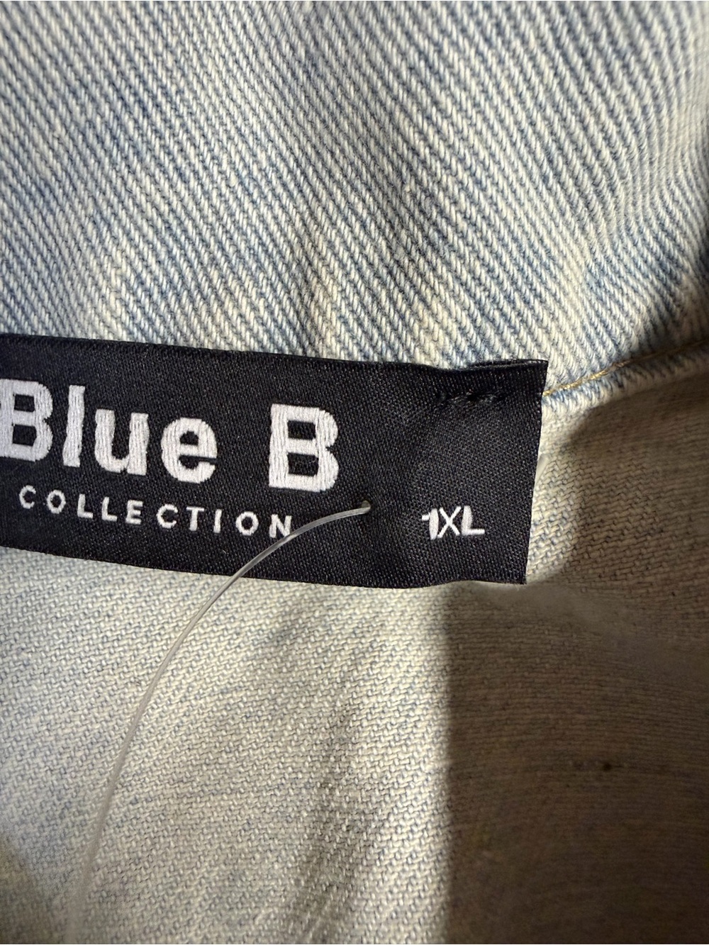 Women's Light Wash Cropped Denim Jacket - Light Blue - Picture 2 of 10
